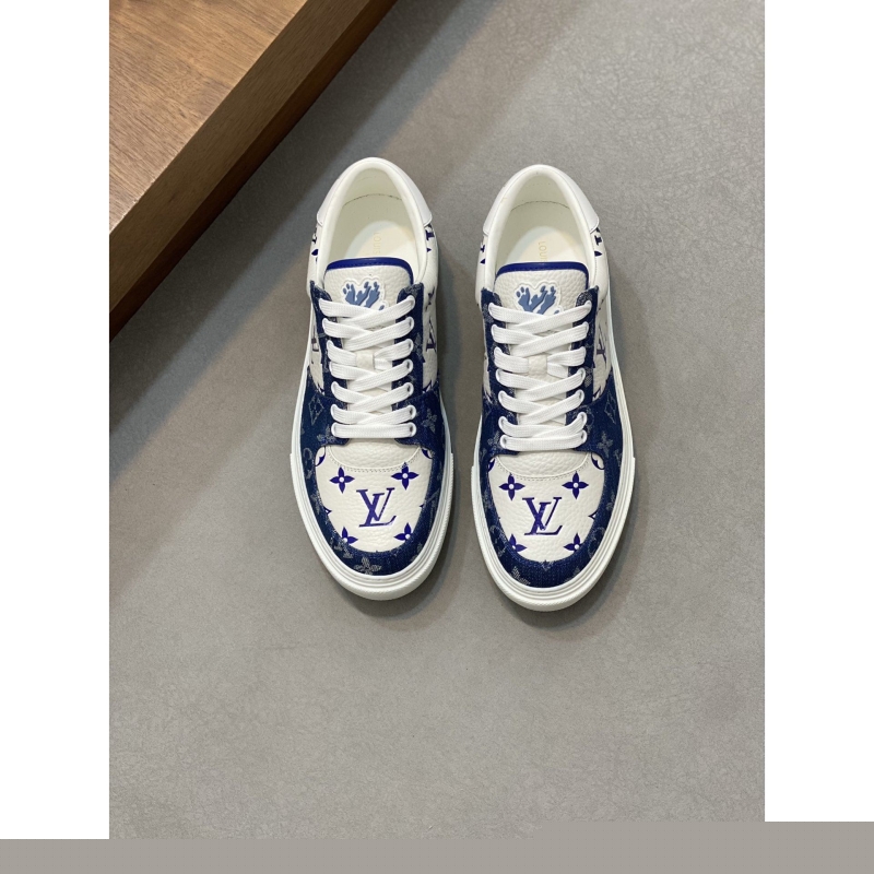 l**is V*t*n sneakers